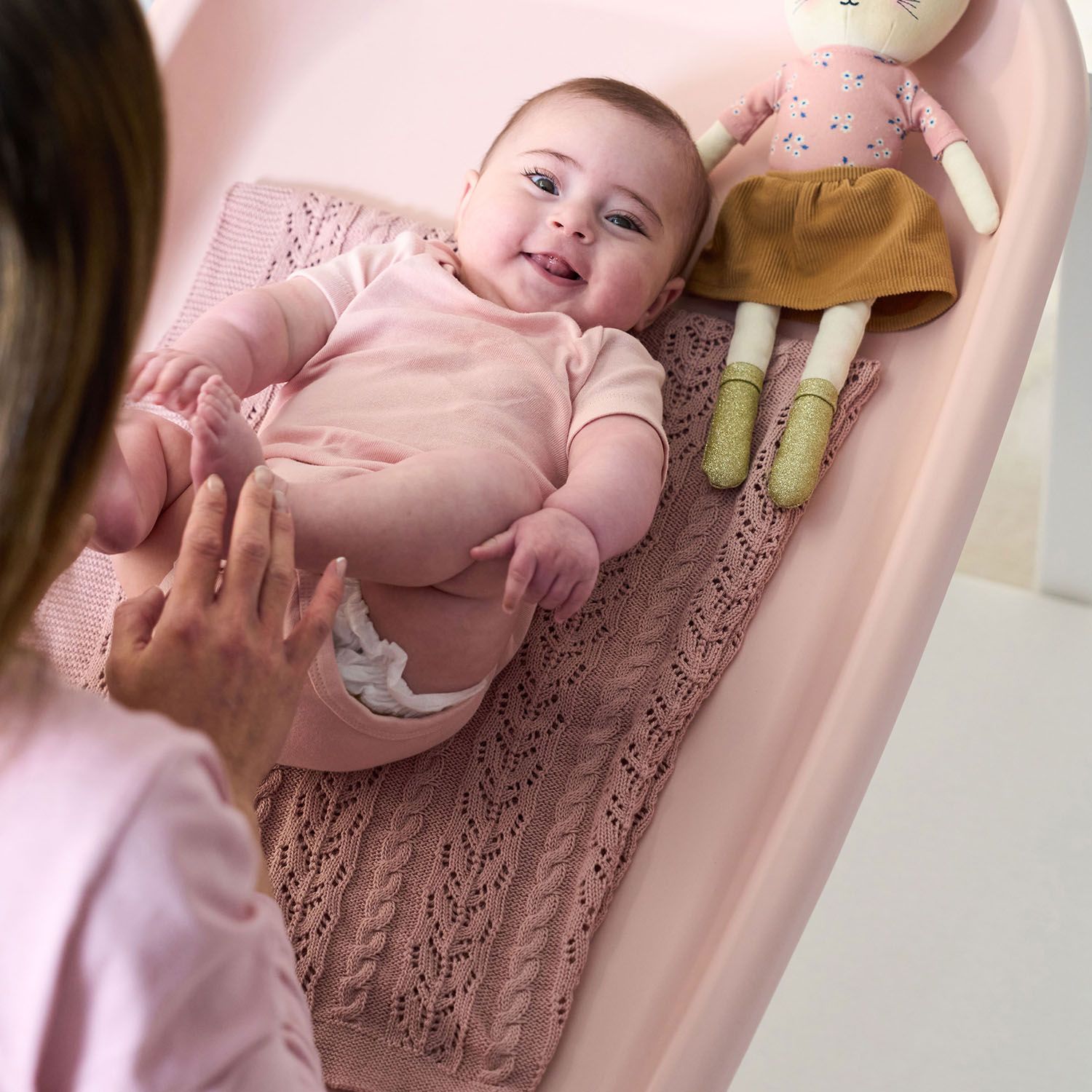 Пеленальная доска Tutti Bambini Cushi на жестком основании Petal