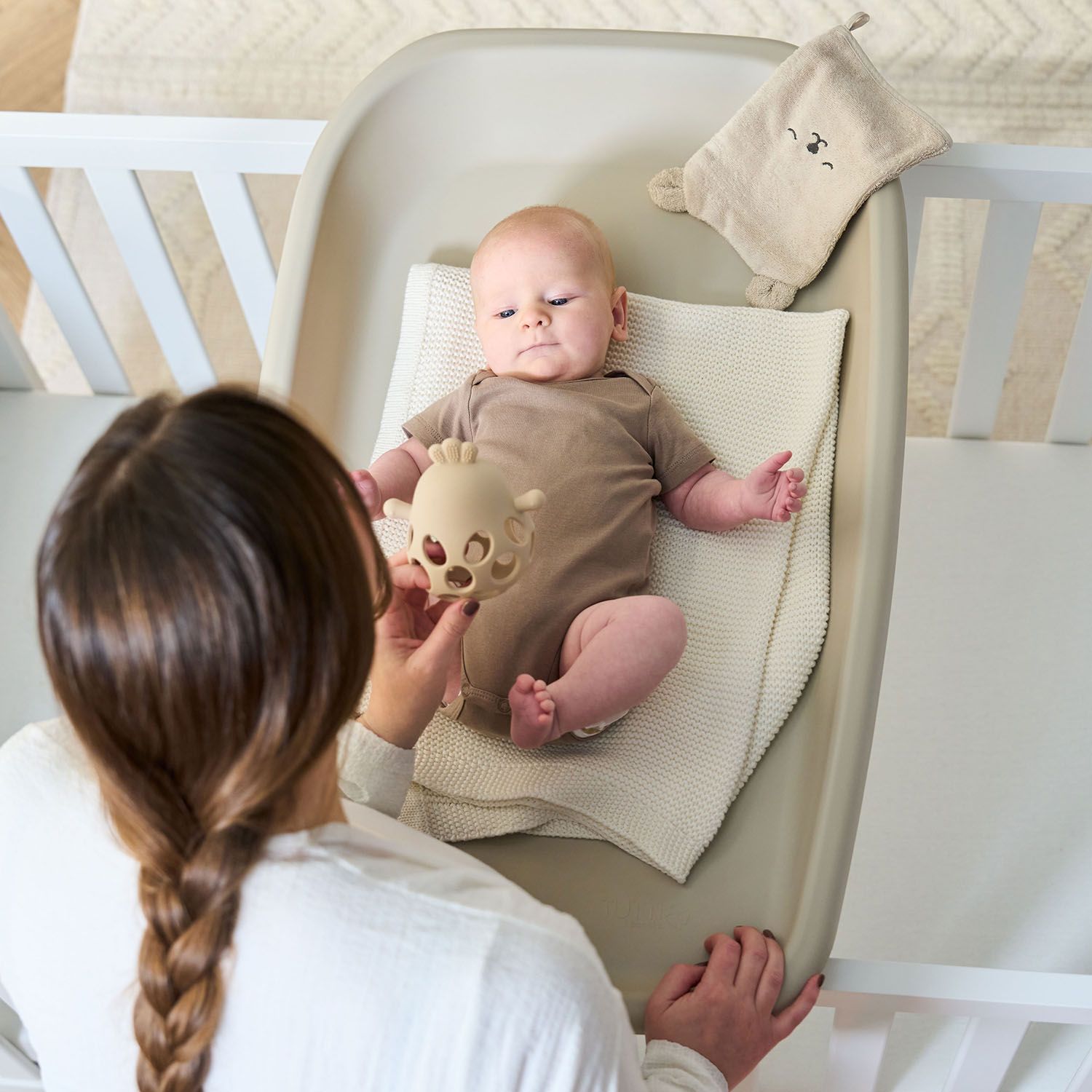Пеленальная доска Tutti Bambini Cushi на жестком основании Mushroom