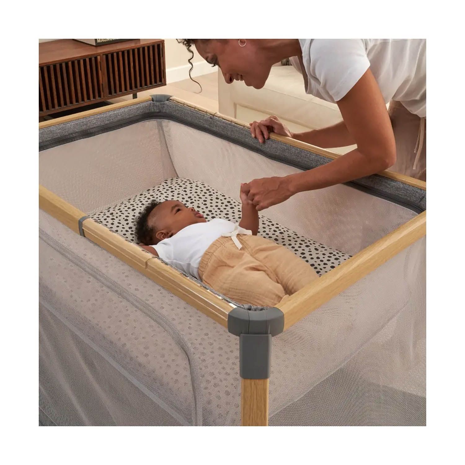 Манеж-кровать Tutti Bambini CoZee Go Oak/Charcoal