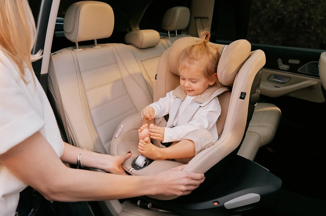 Автокресло 0+/1 CYBEX Sirona Gi i-Size с базой Plus Almond Beige, от 3 месяцев до 4 лет (61-105 см), ISOFIX, бежевый