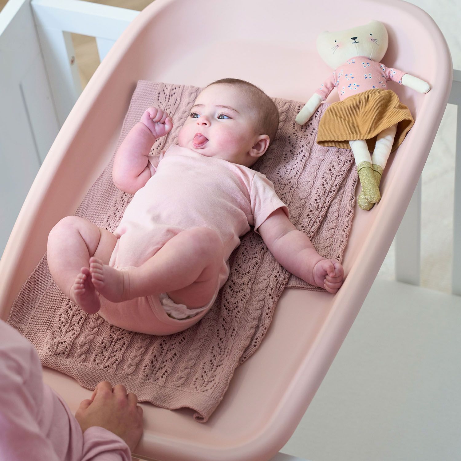Пеленальная доска Tutti Bambini Cushi на жестком основании Petal
