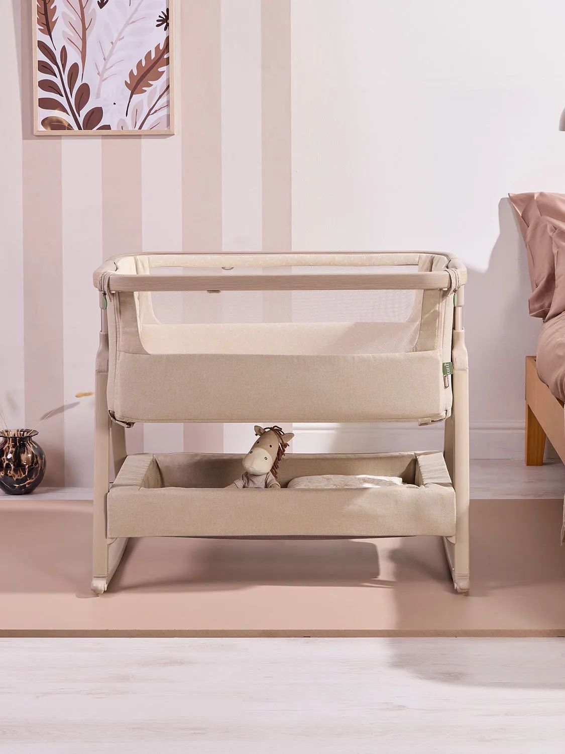 Кровать (колыбель) Tutti Bambini CoZee Air 2 51х80,5 см Орех/Какао (Soft Walnut and Cocoa) c колесами и качалкой 211207/3776