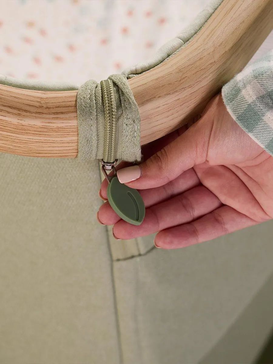 Кровать (колыбель) Tutti Bambini CoZee Air 2 51х80,5 см Дуб/Зеленый (Drifted Oak/Eucalyptus) c колесами 211207/3960