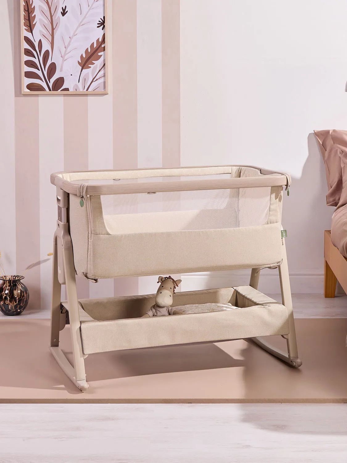 Кровать (колыбель) Tutti Bambini CoZee Air 2 51х80,5 см Орех/Какао (Soft Walnut and Cocoa) c колесами и качалкой 211207/3776