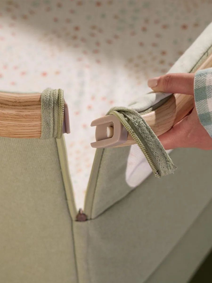 Кровать (колыбель) Tutti Bambini CoZee Air 2 51х80,5 см Дуб/Зеленый (Drifted Oak/Eucalyptus) c колесами 211207/3960
