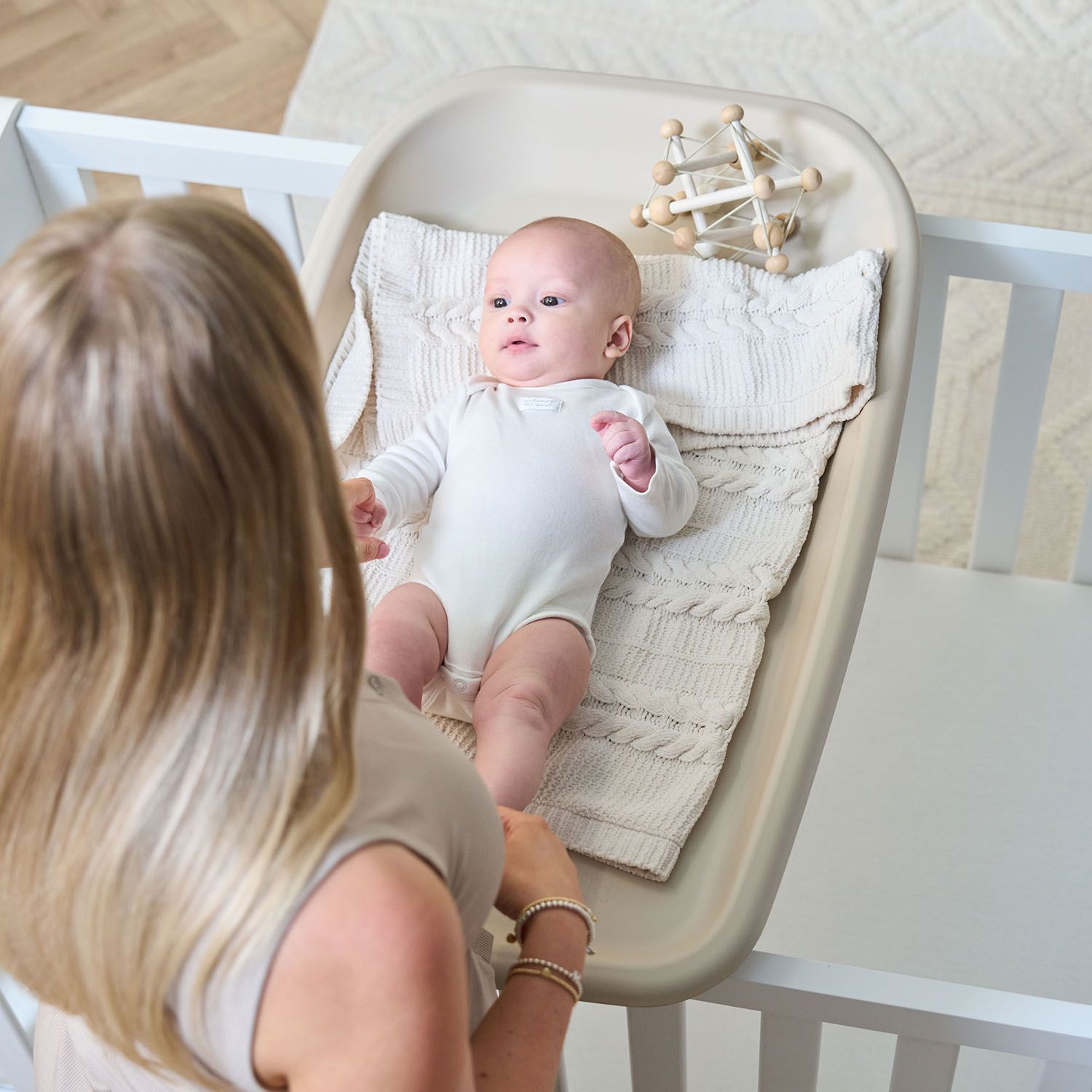 Пеленальная доска Tutti Bambini Cushi на жестком основании Cashmere