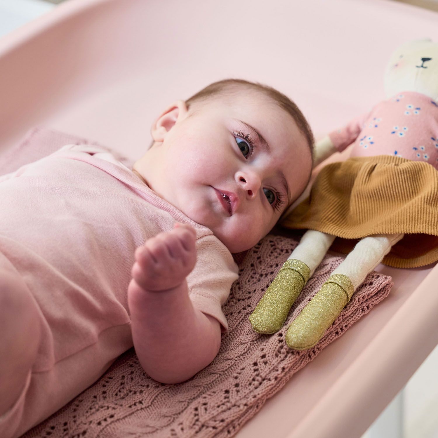 Пеленальная доска Tutti Bambini Cushi на жестком основании Petal
