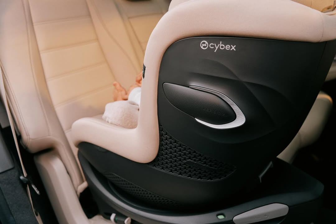 Автокресло 0+/1 CYBEX Sirona Gi i-Size с базой Plus Stone Grey, от 3 месяцев до 4 лет (61-105 см), ISOFIX, бежевый