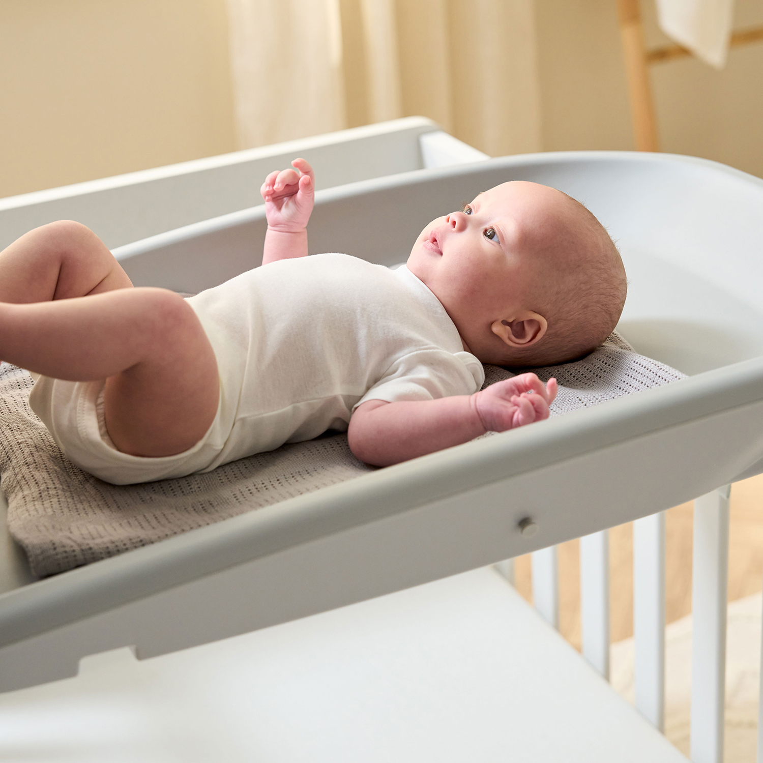 Пеленальная доска Tutti Bambini Cushi на жестком основании Cloud